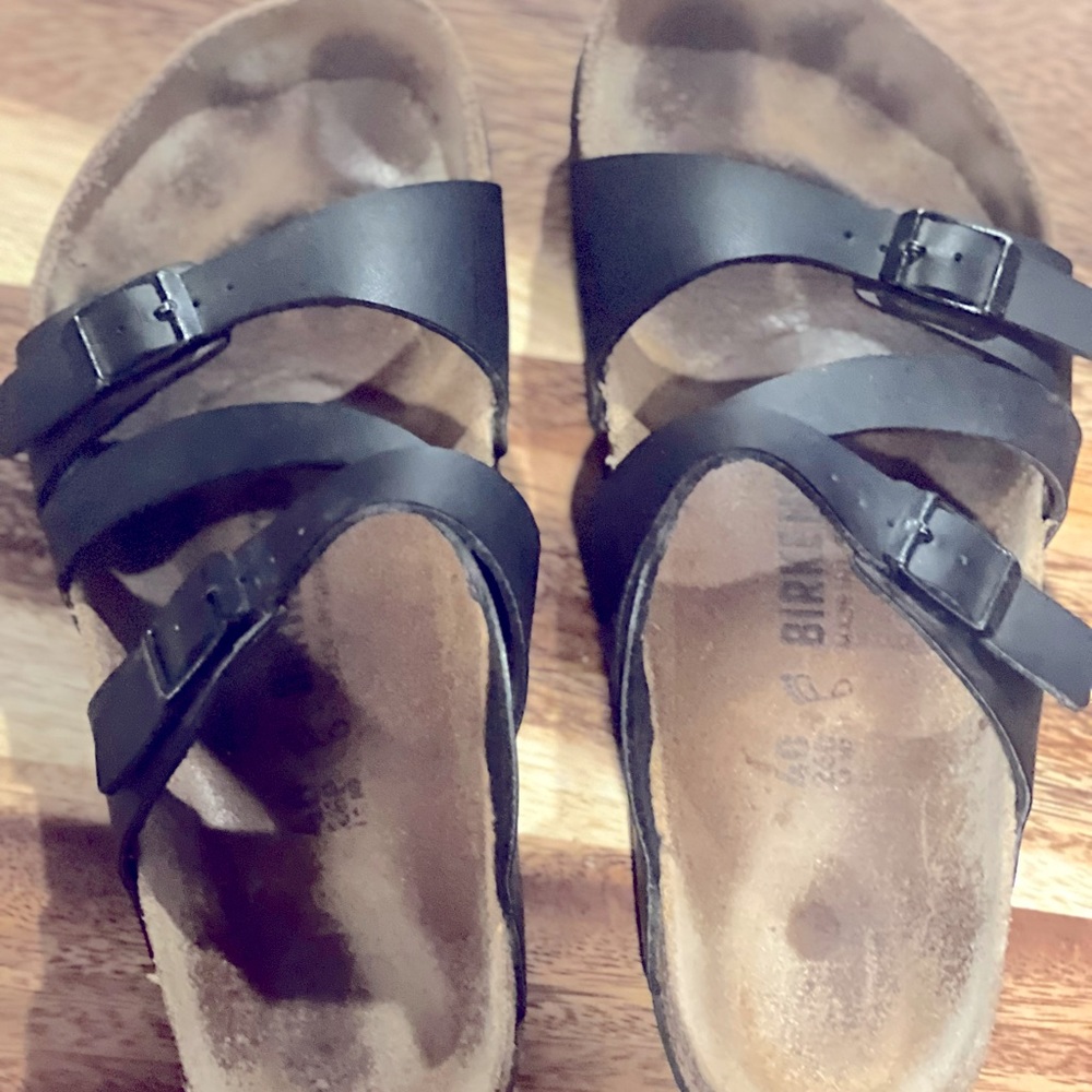 Size 40 Birkenstock made in Germany Black really great condition